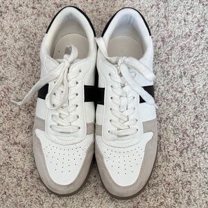 Universal Thread White and Tan Women's Sneakers